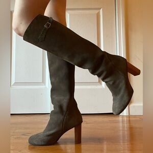 A Detacher Grey Suede Knee High Boots Size 7.5
